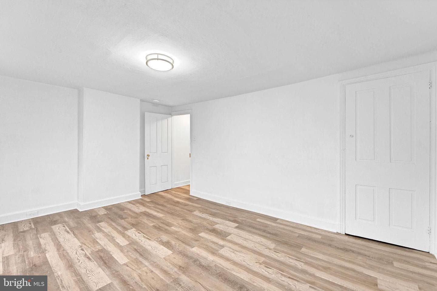 28 W Airy Street photo 14