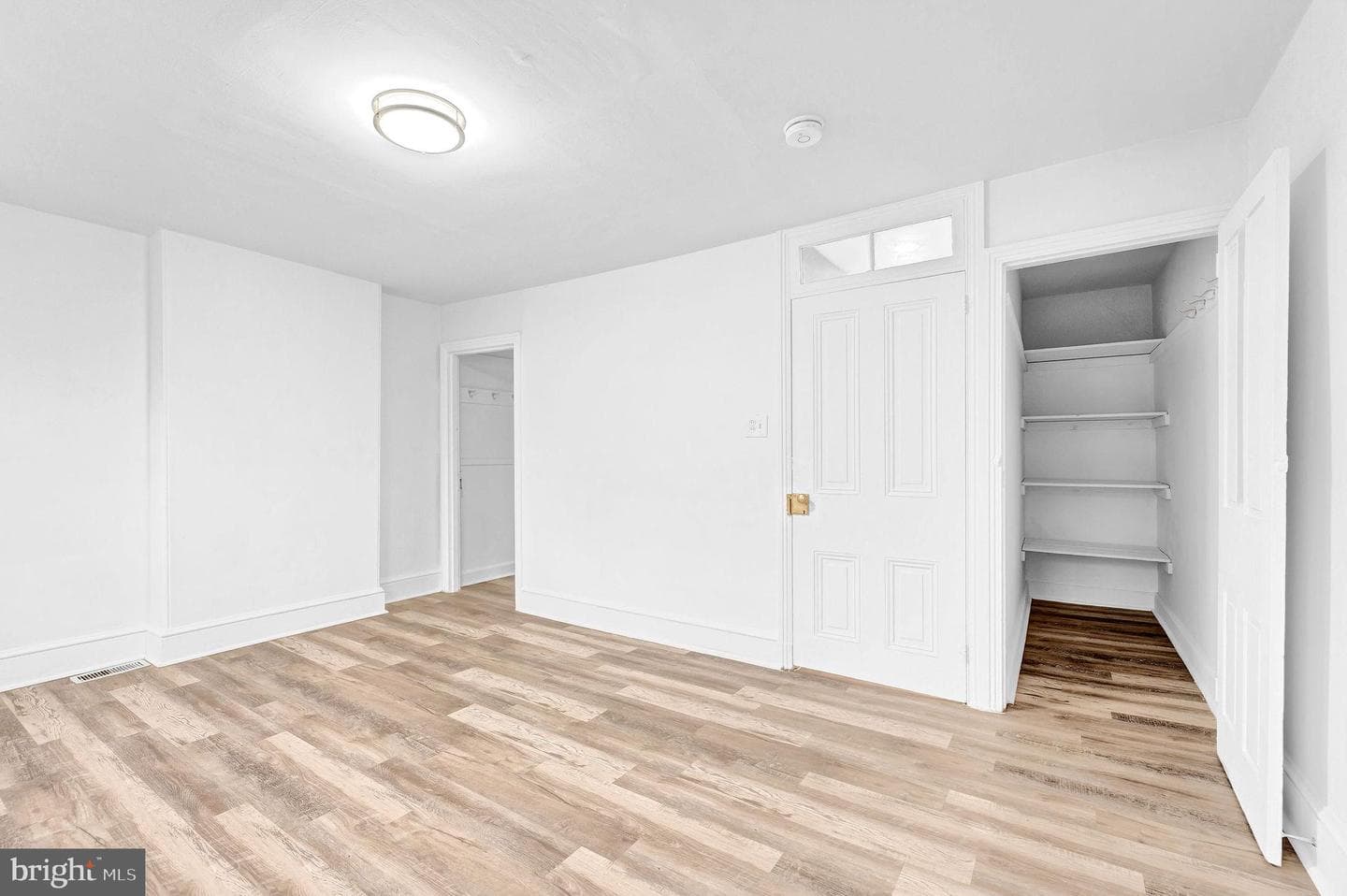 28 W Airy Street photo 19
