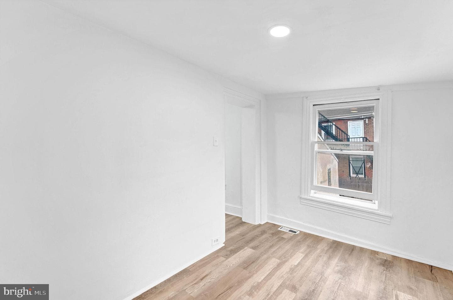 28 W Airy Street photo 23
