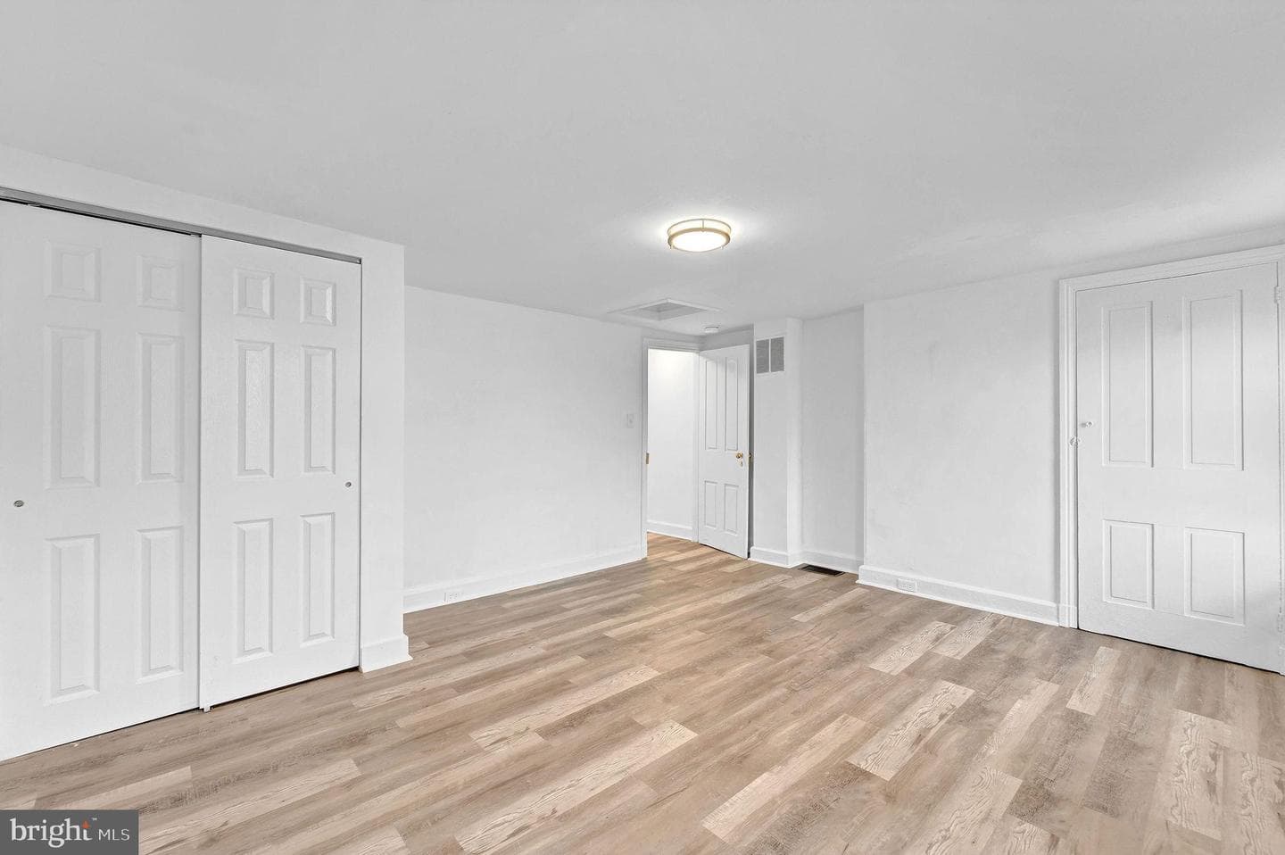 28 W Airy Street photo 30