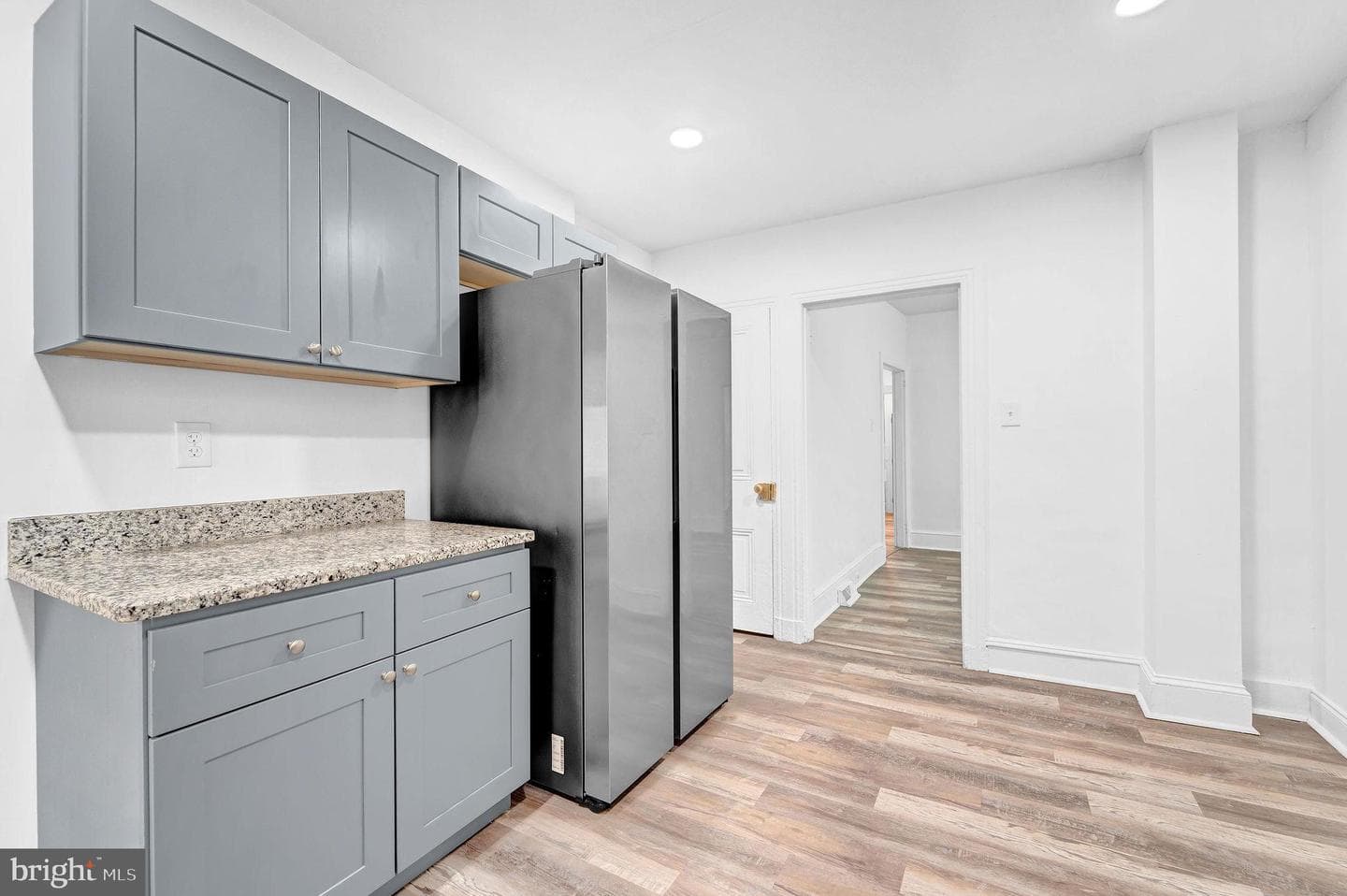 28 W Airy Street photo 9