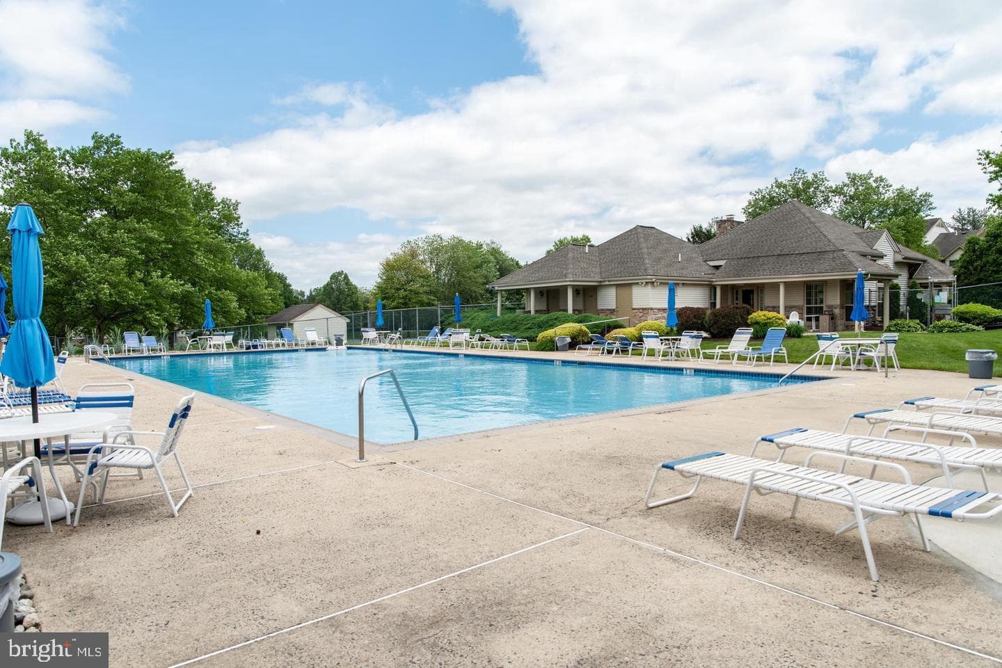 1512 Foxmeadow Circle #condo 1512 photo 32