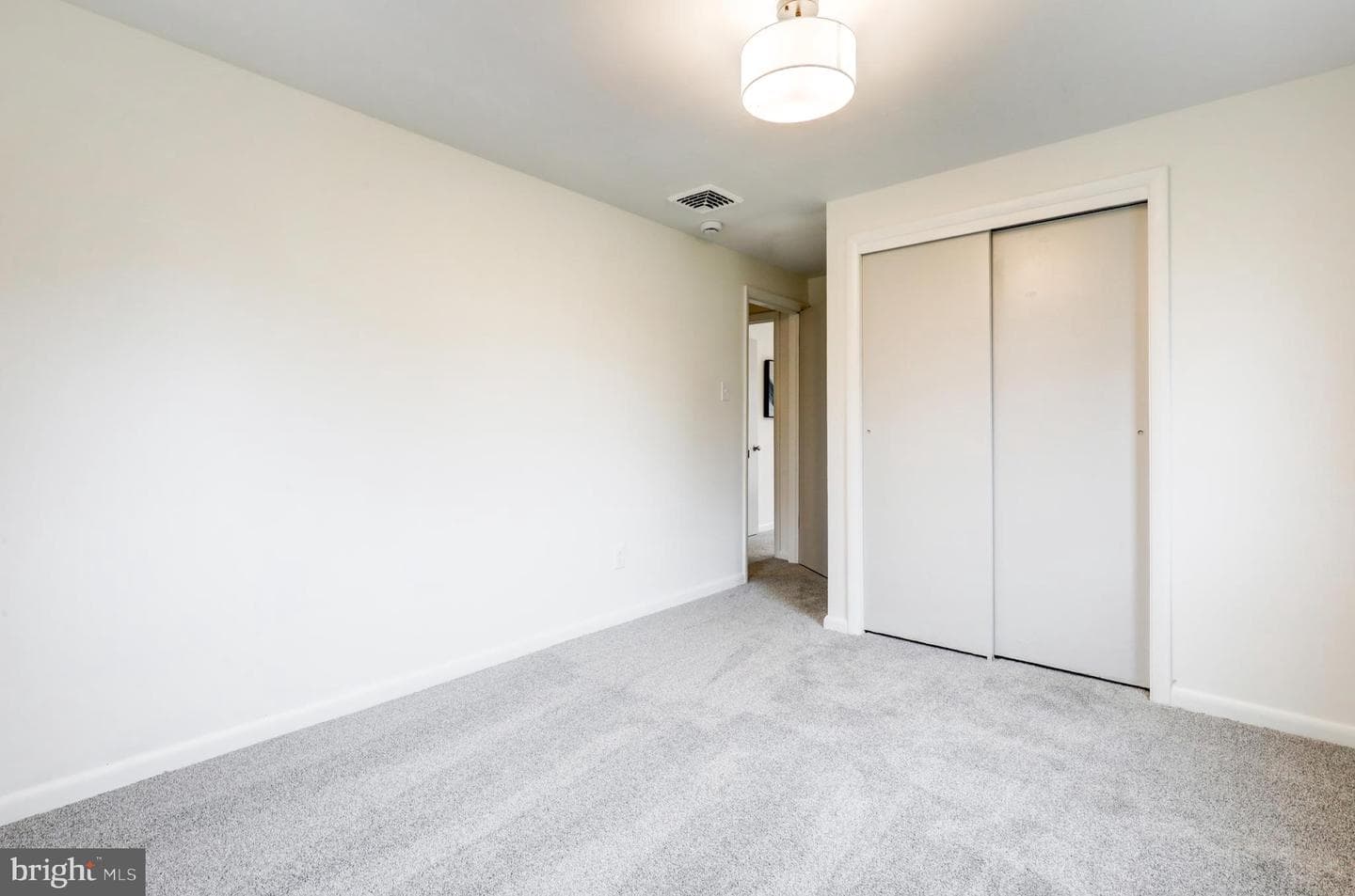 1118 Emerald Avenue photo 23
