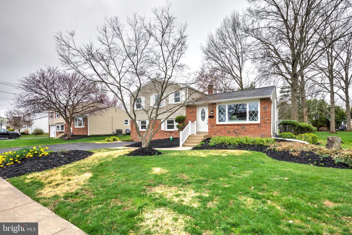 1118 Emerald Avenue photo 36