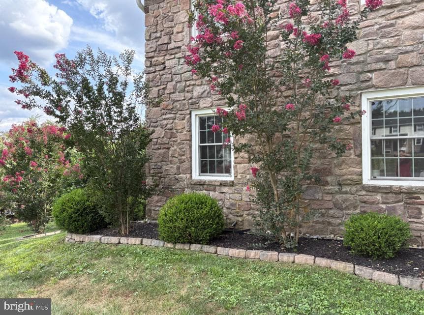 1670 Salem Circle photo 2