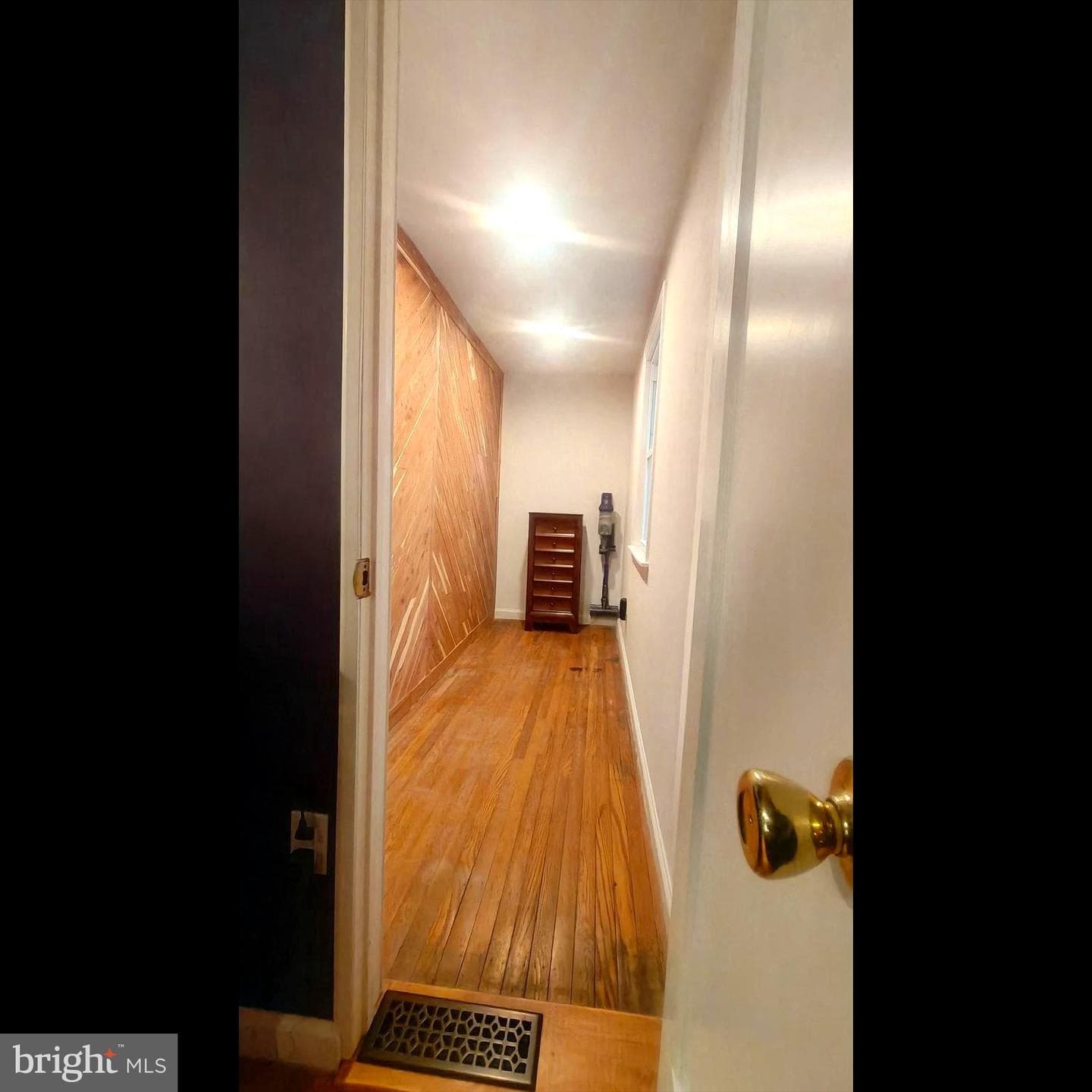 950 Bradfield Road photo 26