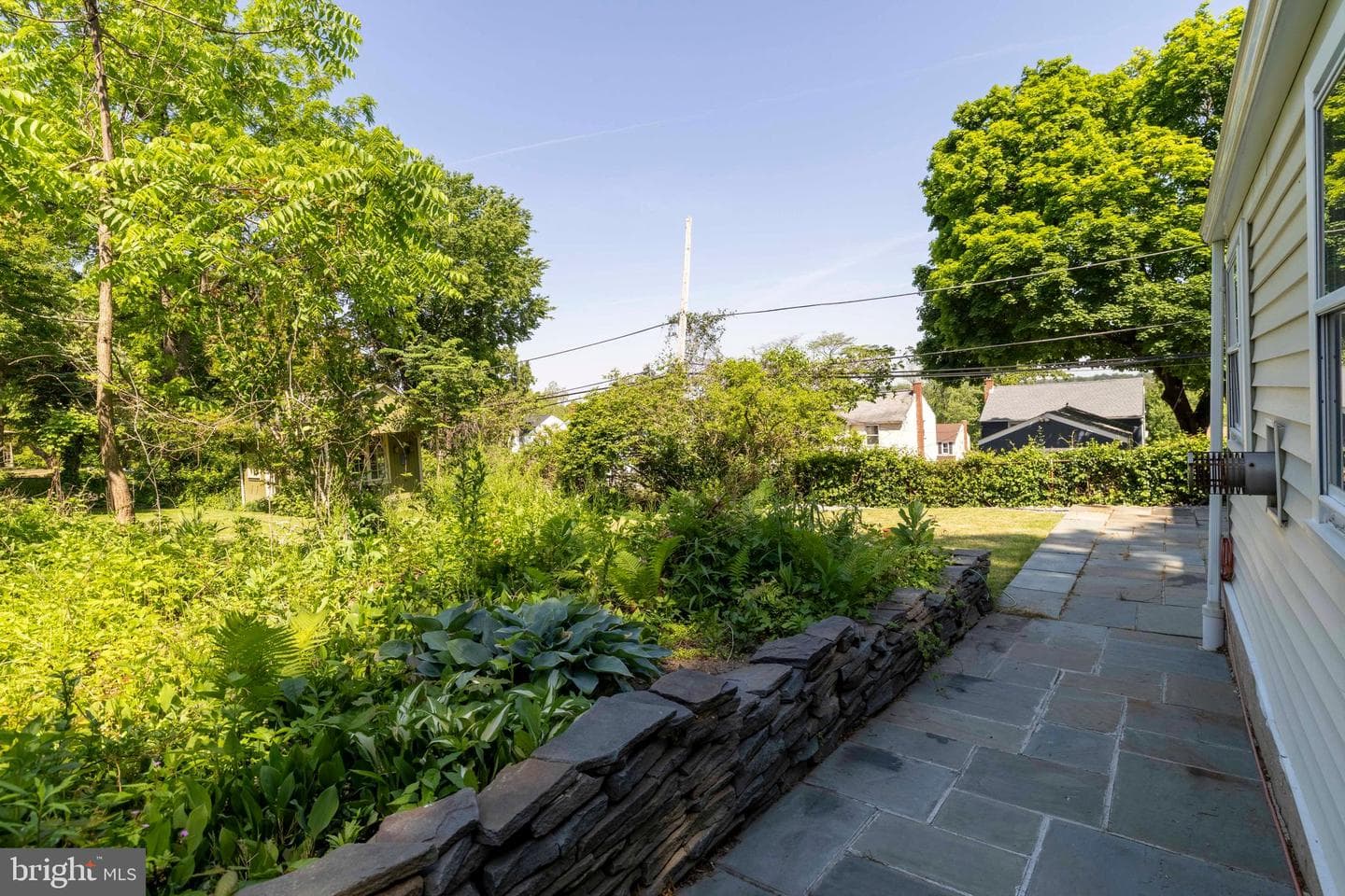950 Bradfield Road photo 34