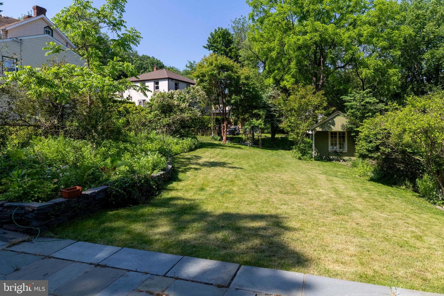 950 Bradfield Road photo 37