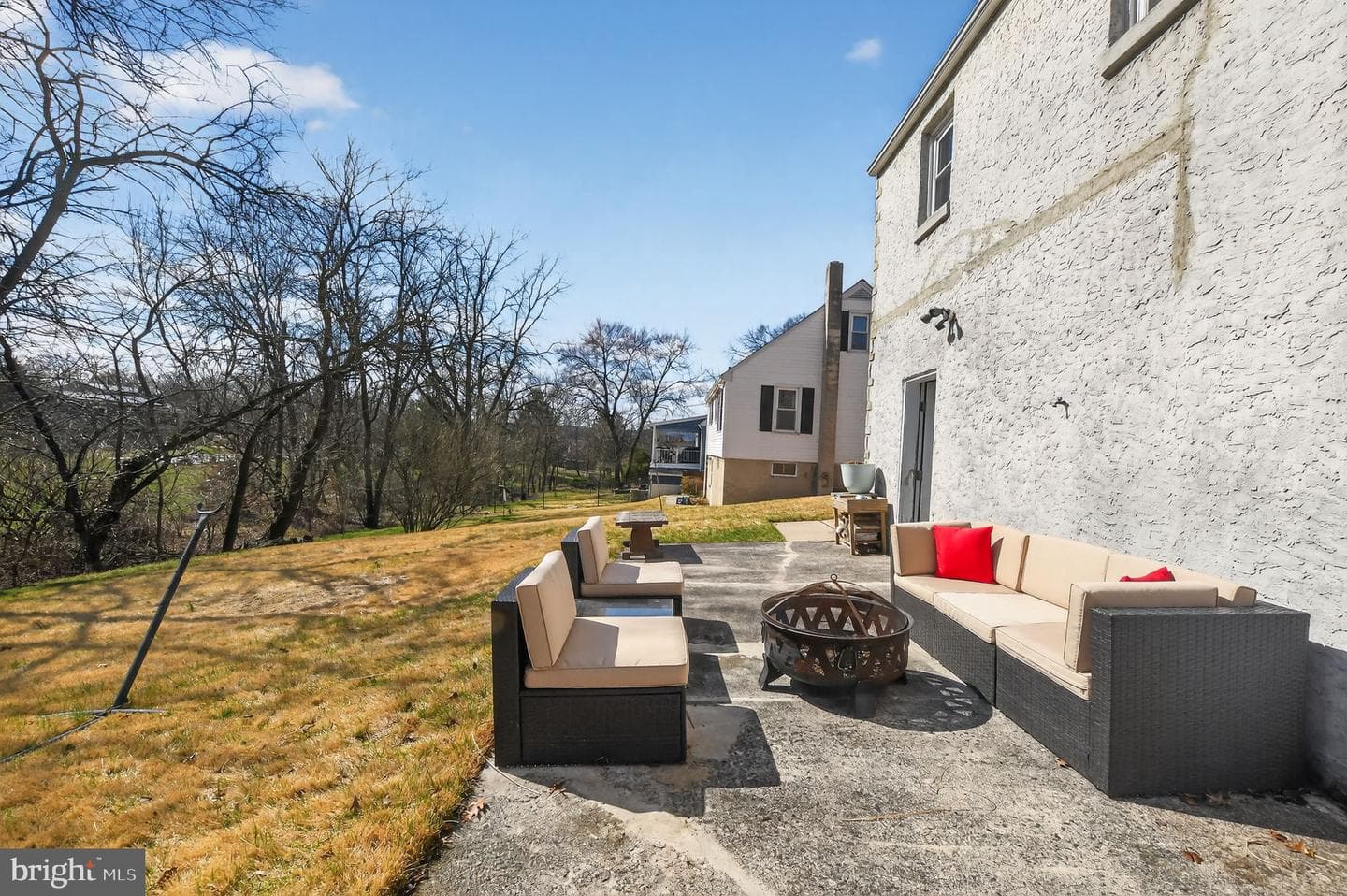 548 Belmont Street photo 22