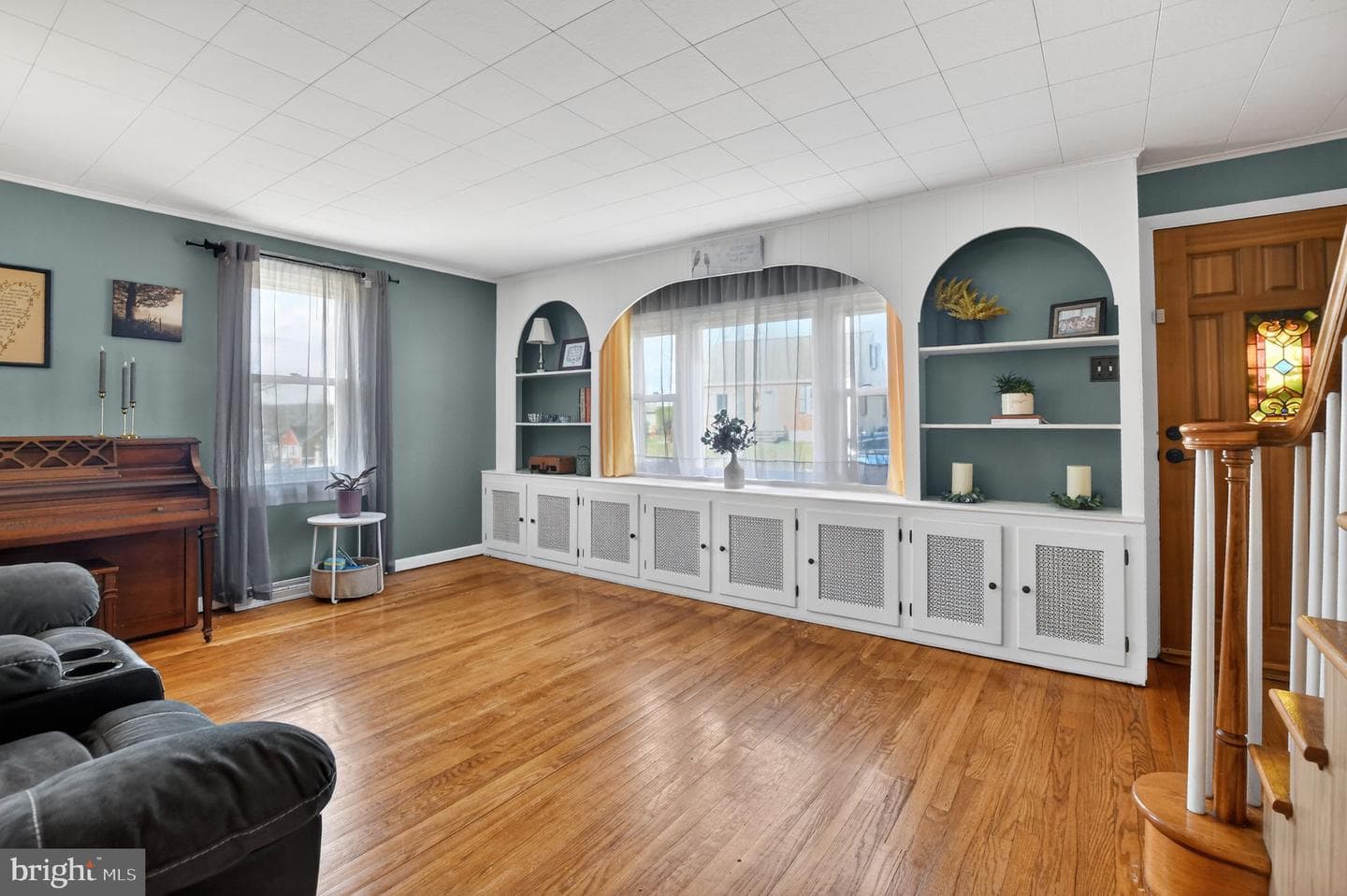 548 Belmont Street photo 3