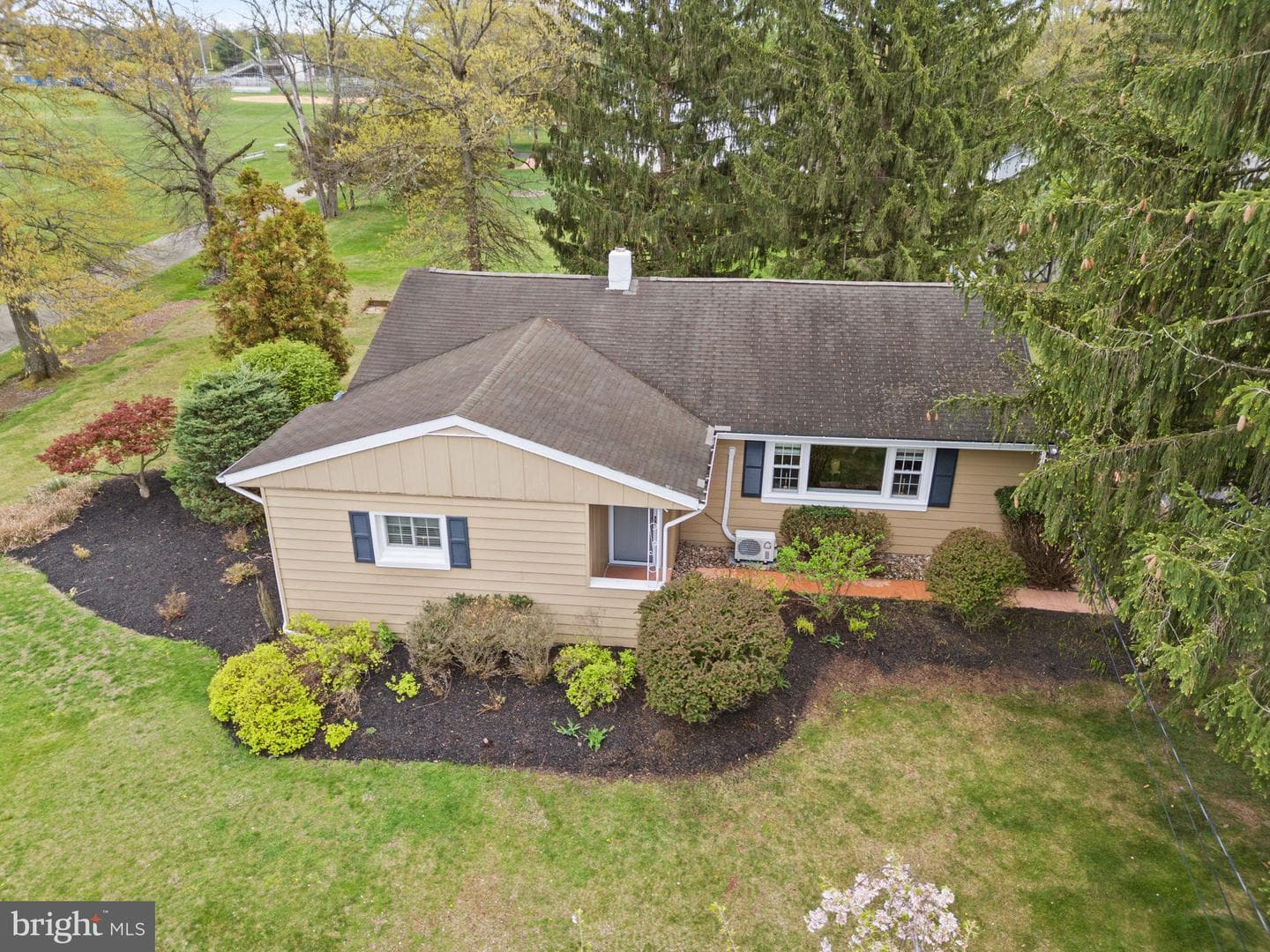 1030 Walt Road photo 2