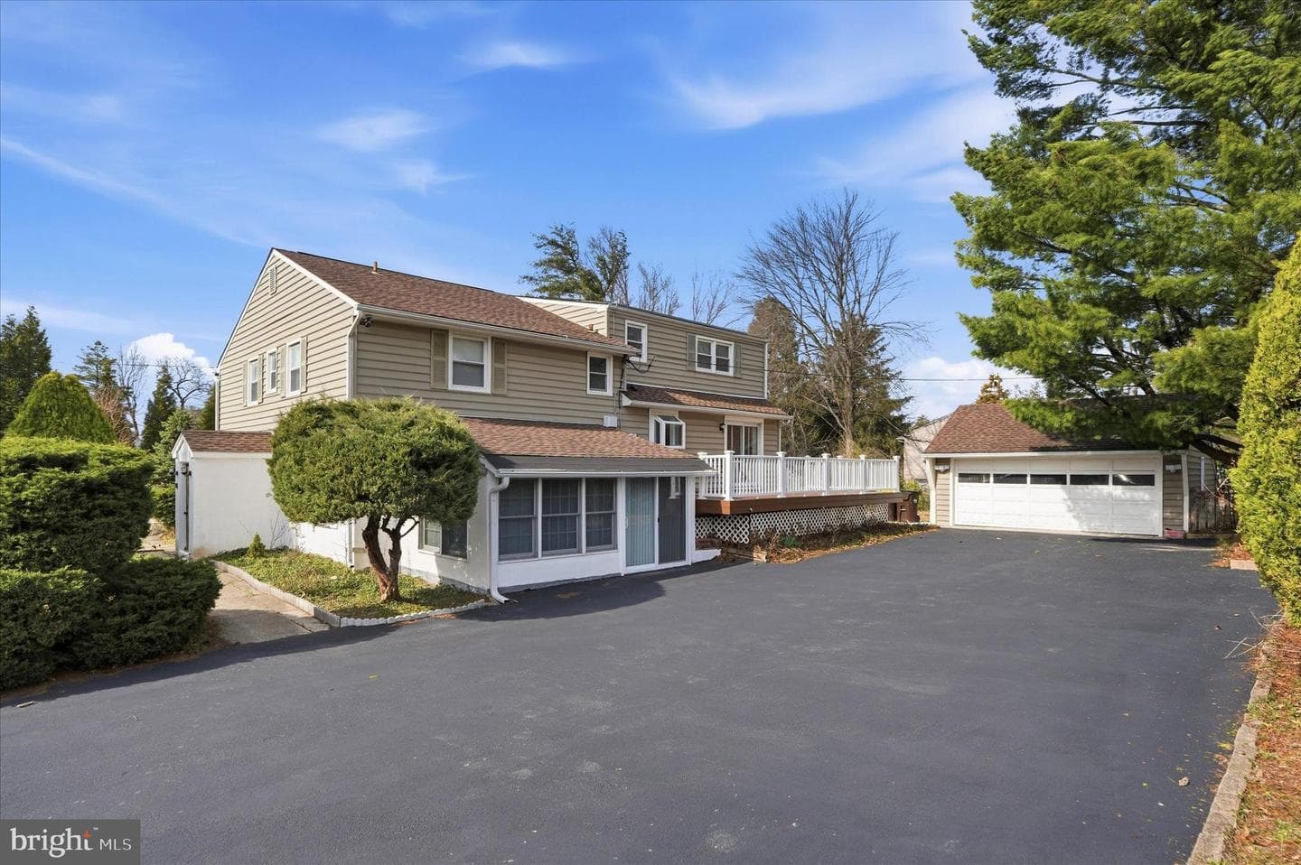 898 Crestline Drive, Blue Bell