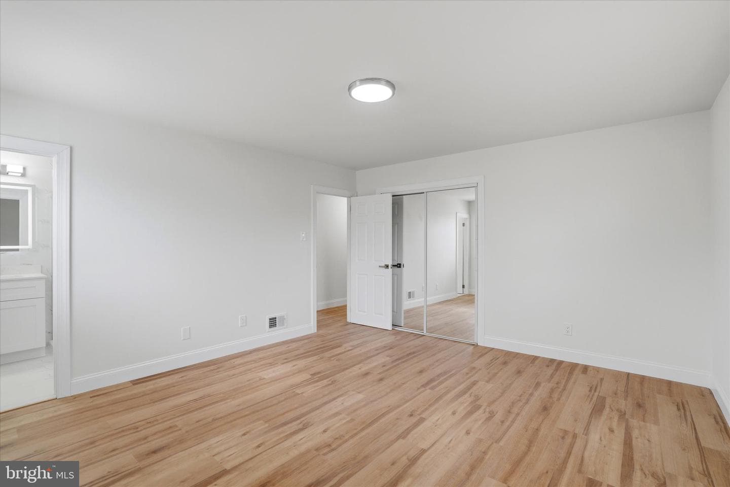 898 Crestline Drive photo 14