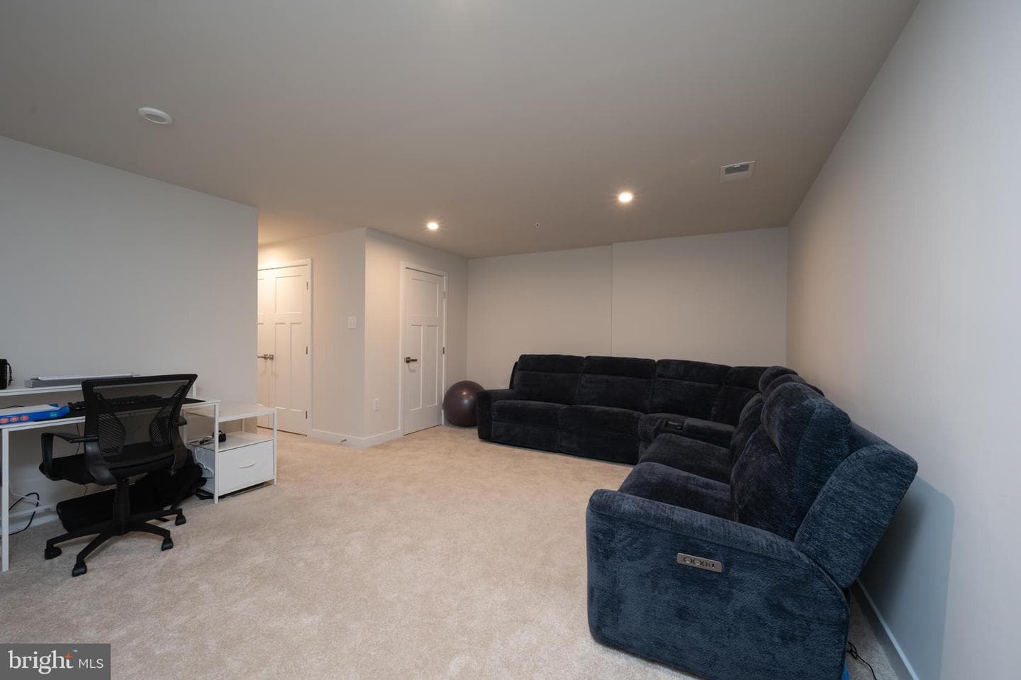 121 Chase Lane photo 8