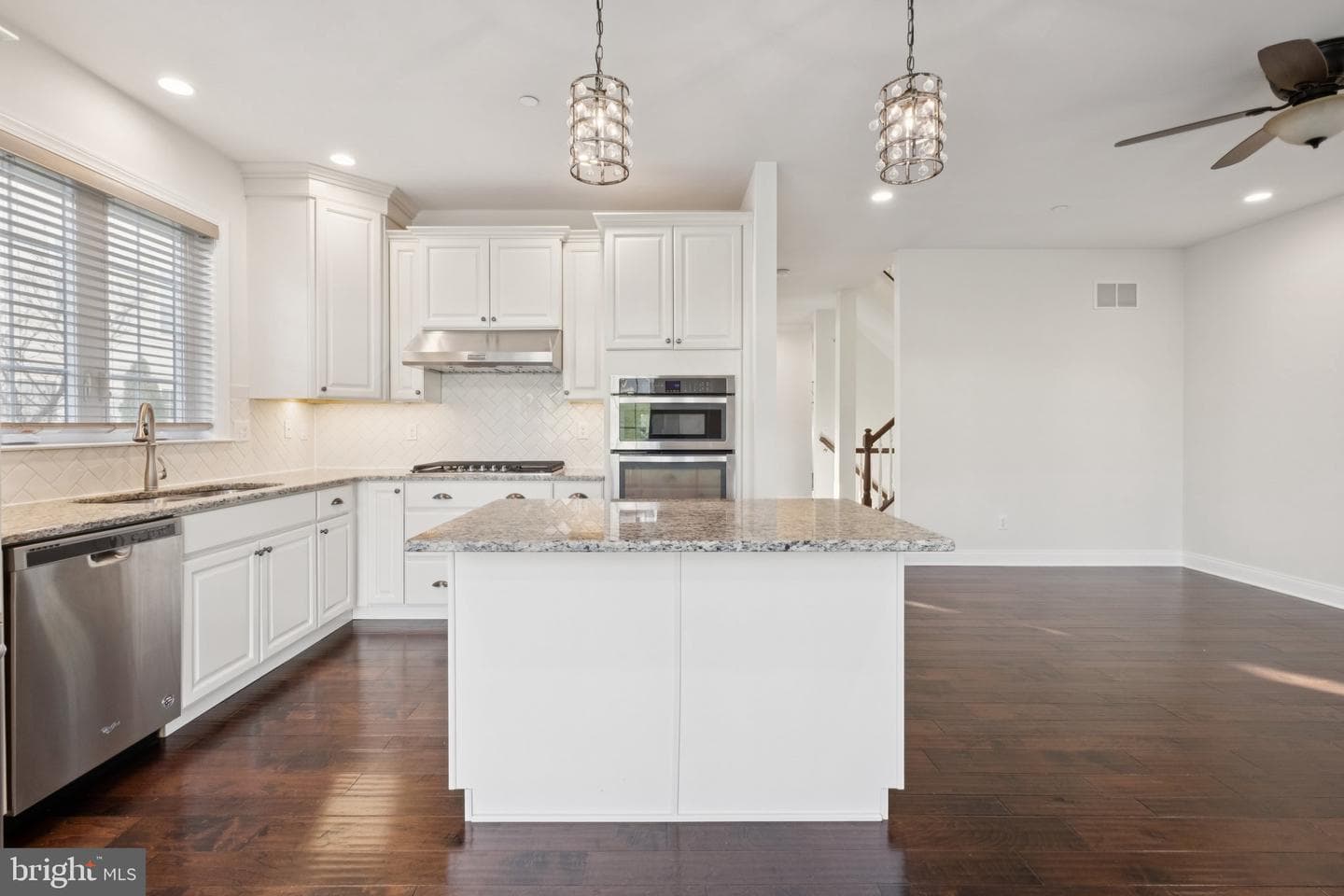 2133 Julia Drive photo 4