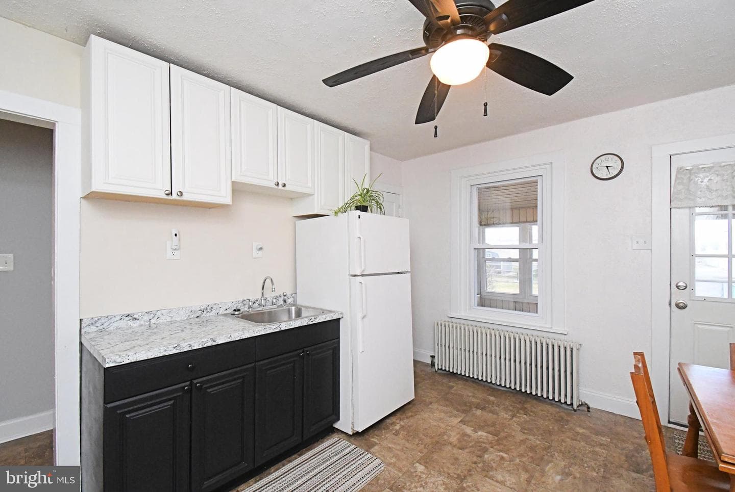 20 E Howard Street photo 5