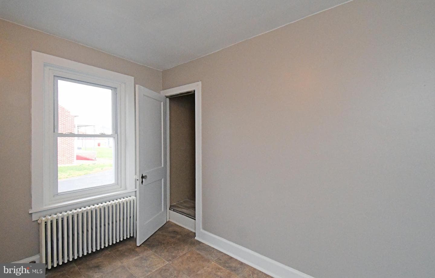 20 E Howard Street photo 8