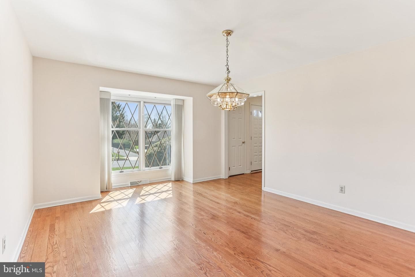1 Saljon Court photo 18