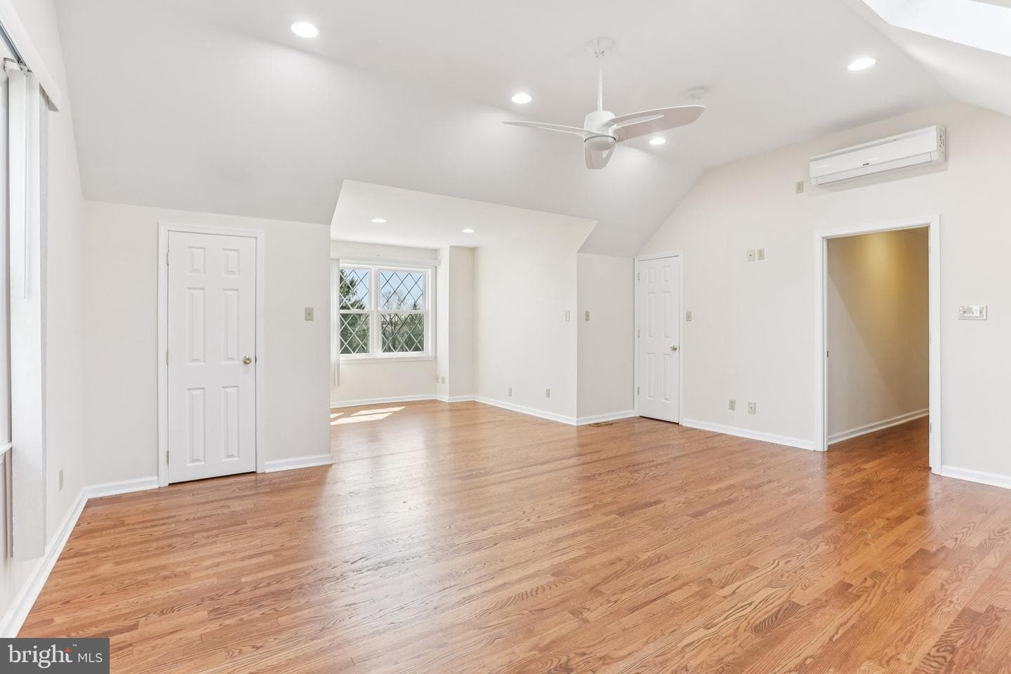 1 Saljon Court photo 54