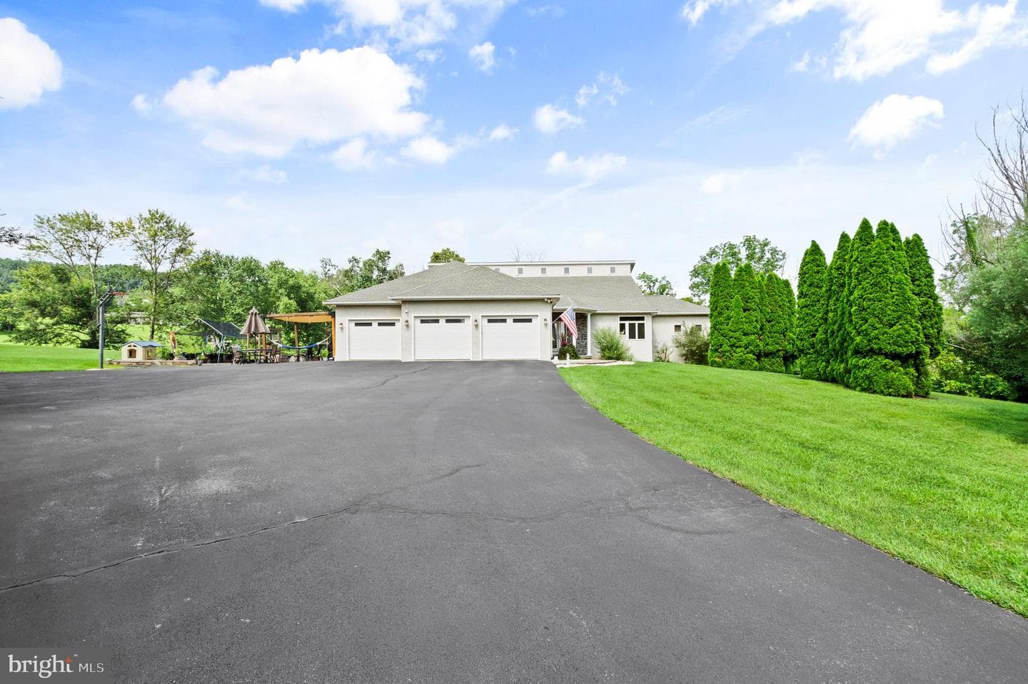213 Cross Road, Gilbertsville