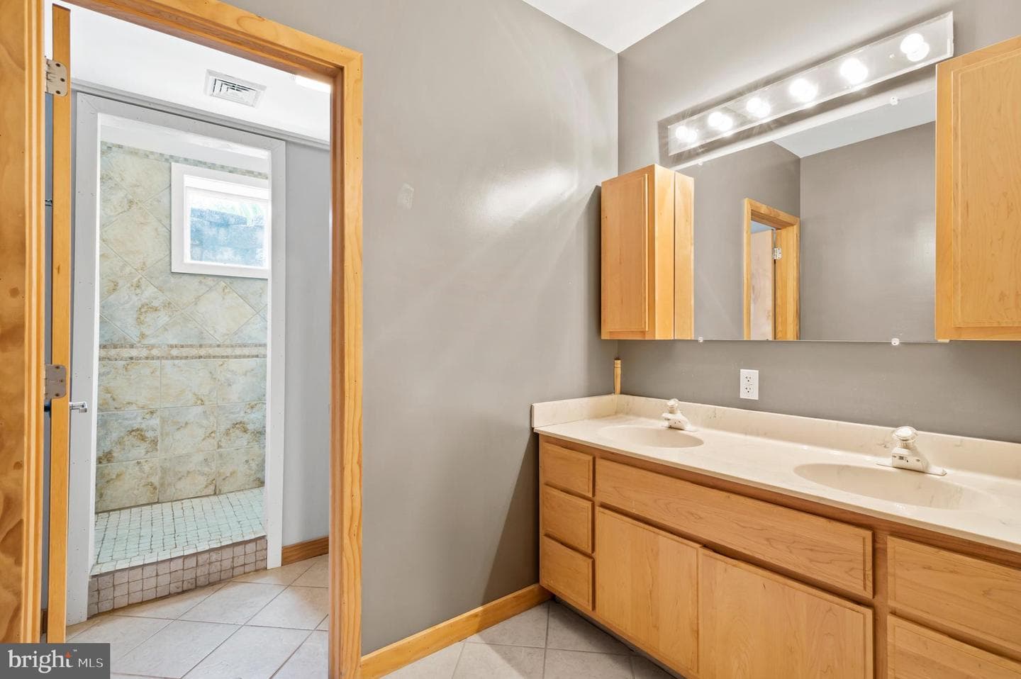 213 Cross Road photo 53