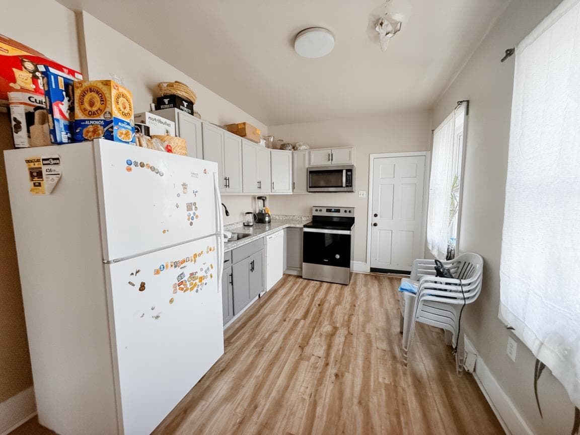 222 E Spruce Street photo 4