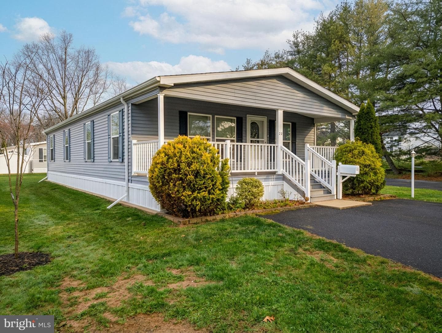 22 Holiday Avenue