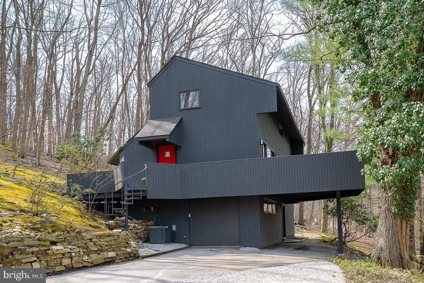 471 Gypsy Lane photo 1
