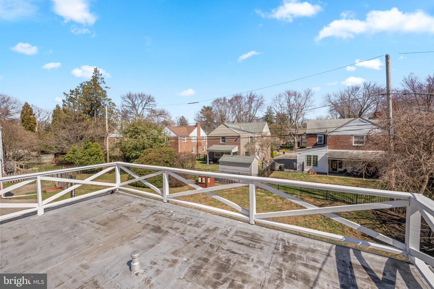 607 Latham Drive photo 24