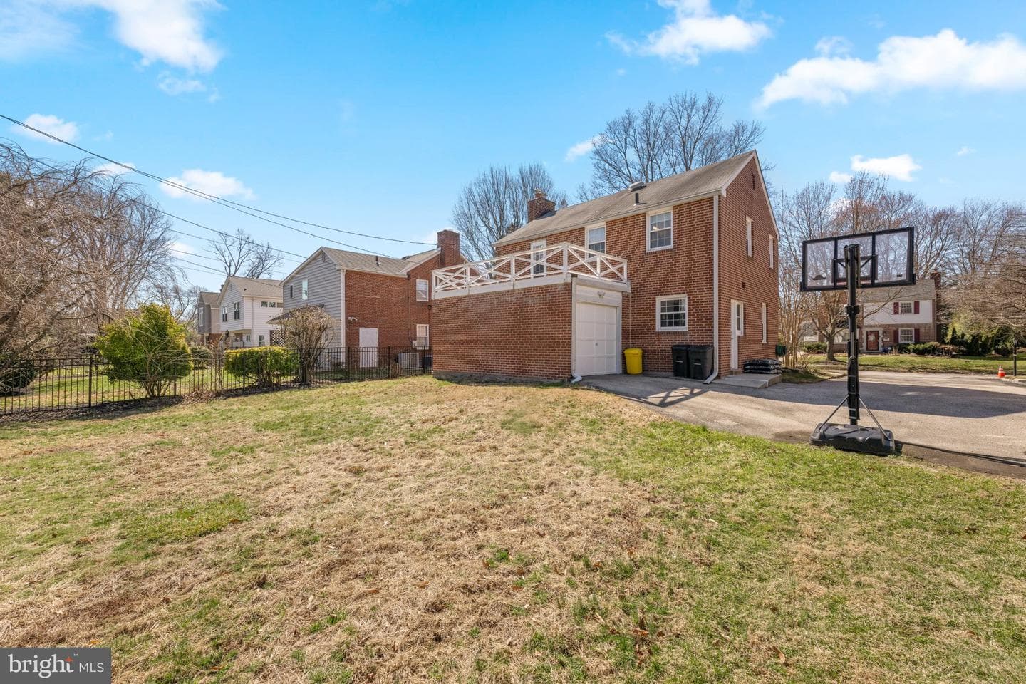 607 Latham Drive photo 32