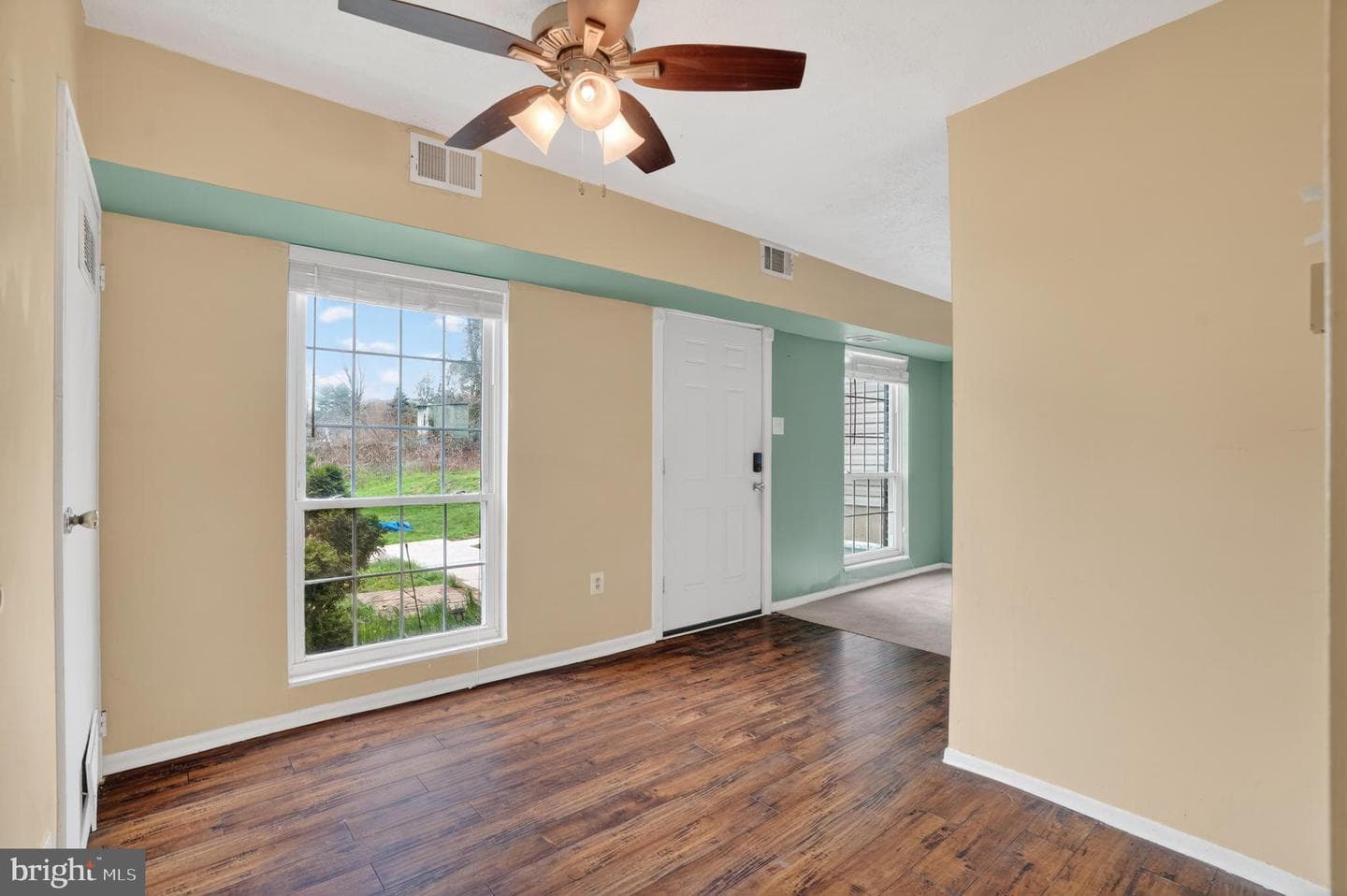 304 Middleton Place photo 9