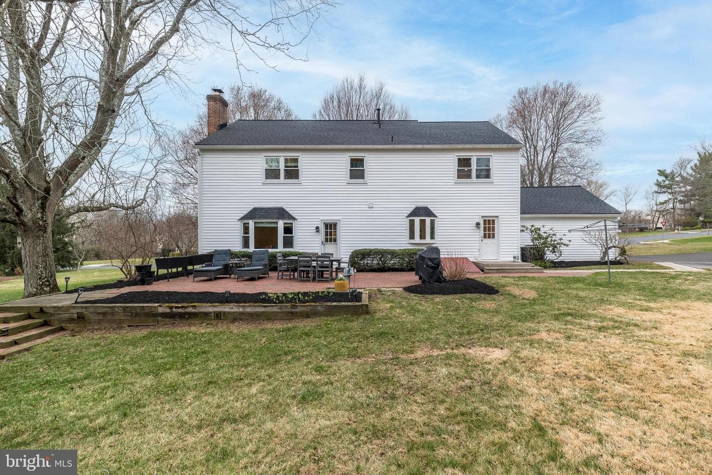 221 Stefan Place photo 64