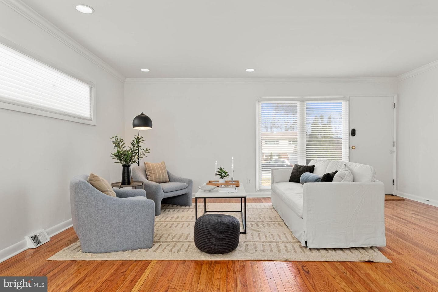 627 Wayland Road photo 2