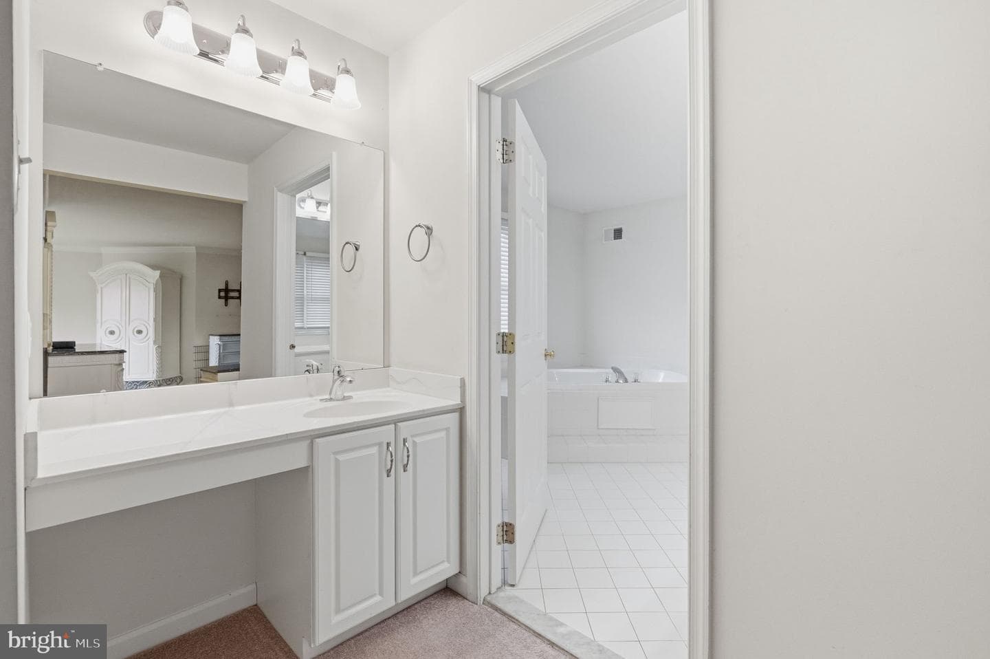2111 Peregrine Circle photo 36