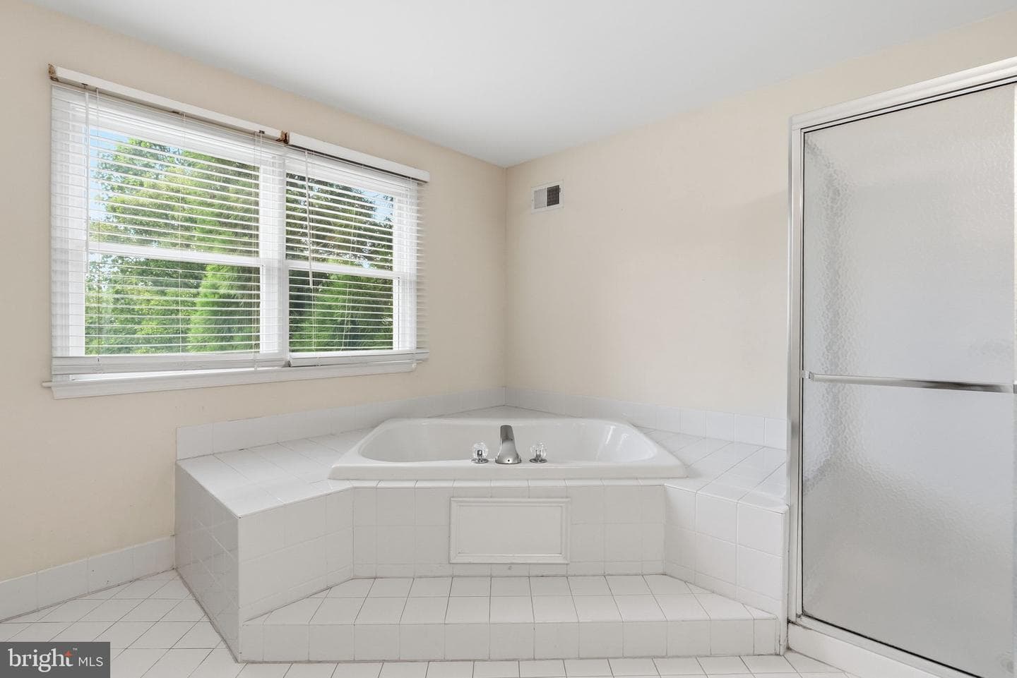 2111 Peregrine Circle photo 38
