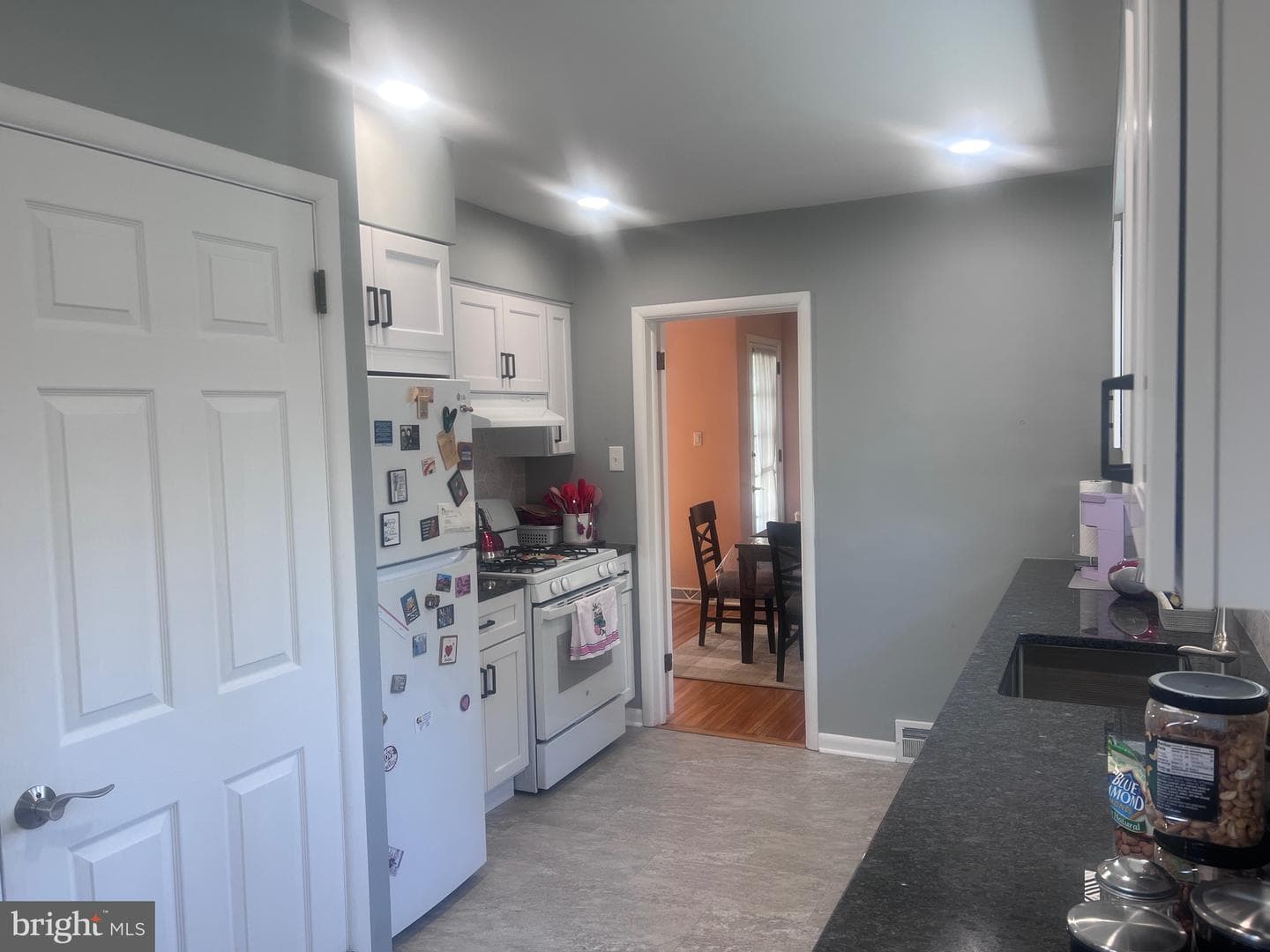 7919 Heather Road photo 17