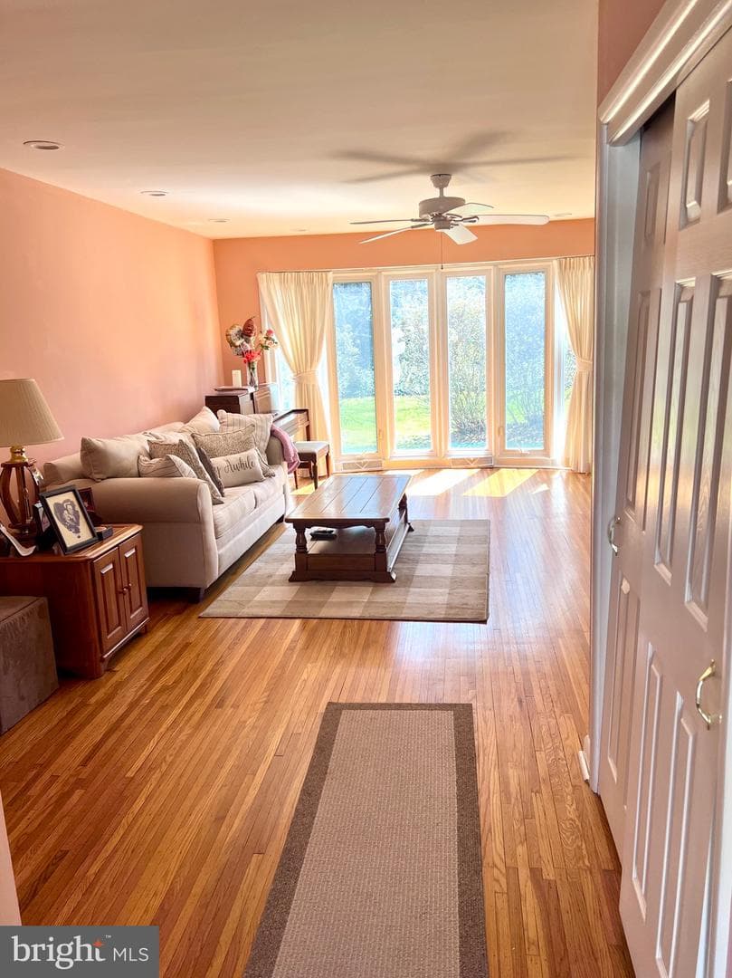 7919 Heather Road photo 4