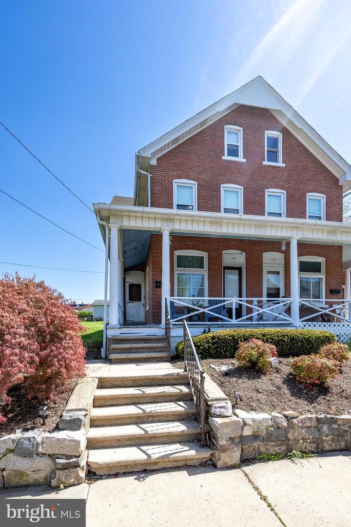 121 Jefferson Street photo 3