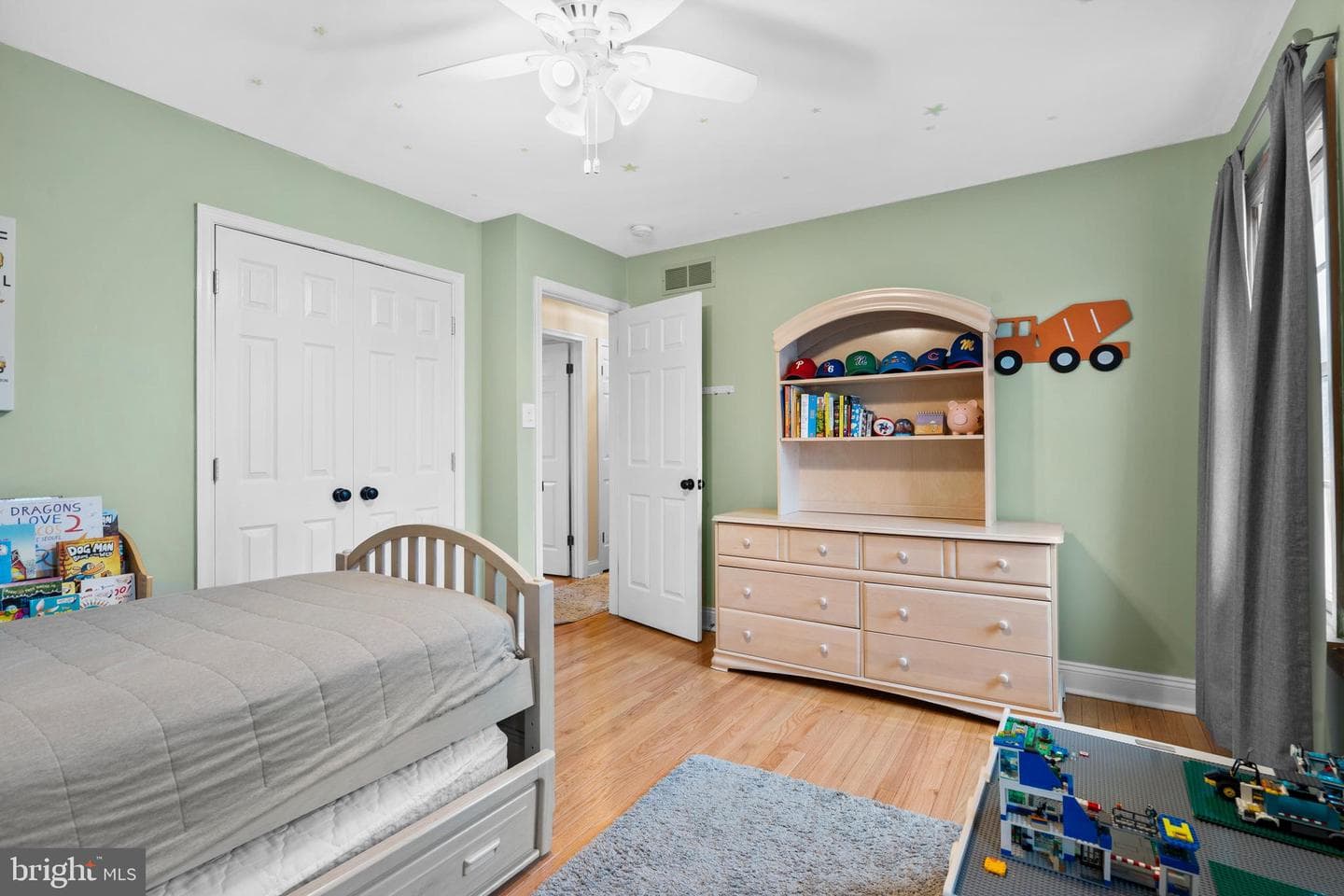 119 Chatham Place photo 29