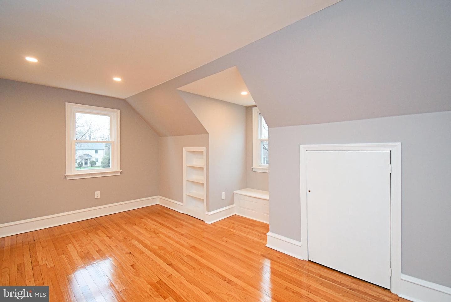 507 Croyden Road photo 33