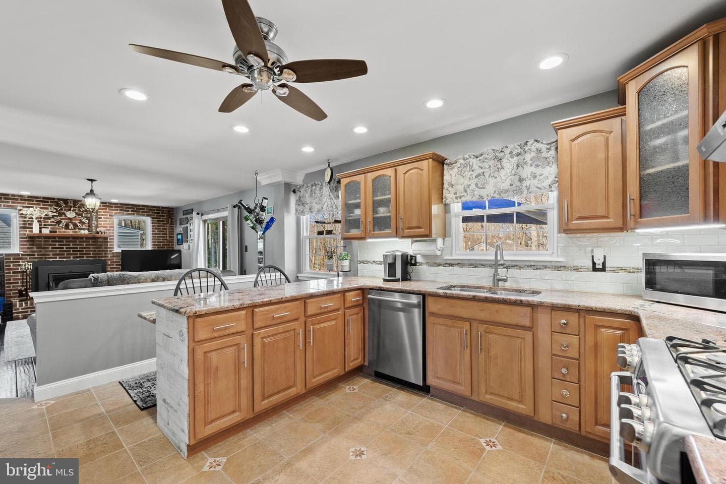 2288 Rebecca Drive photo 10