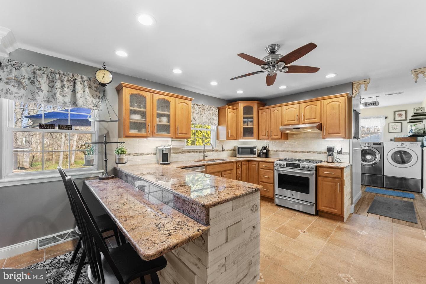 2288 Rebecca Drive photo 9