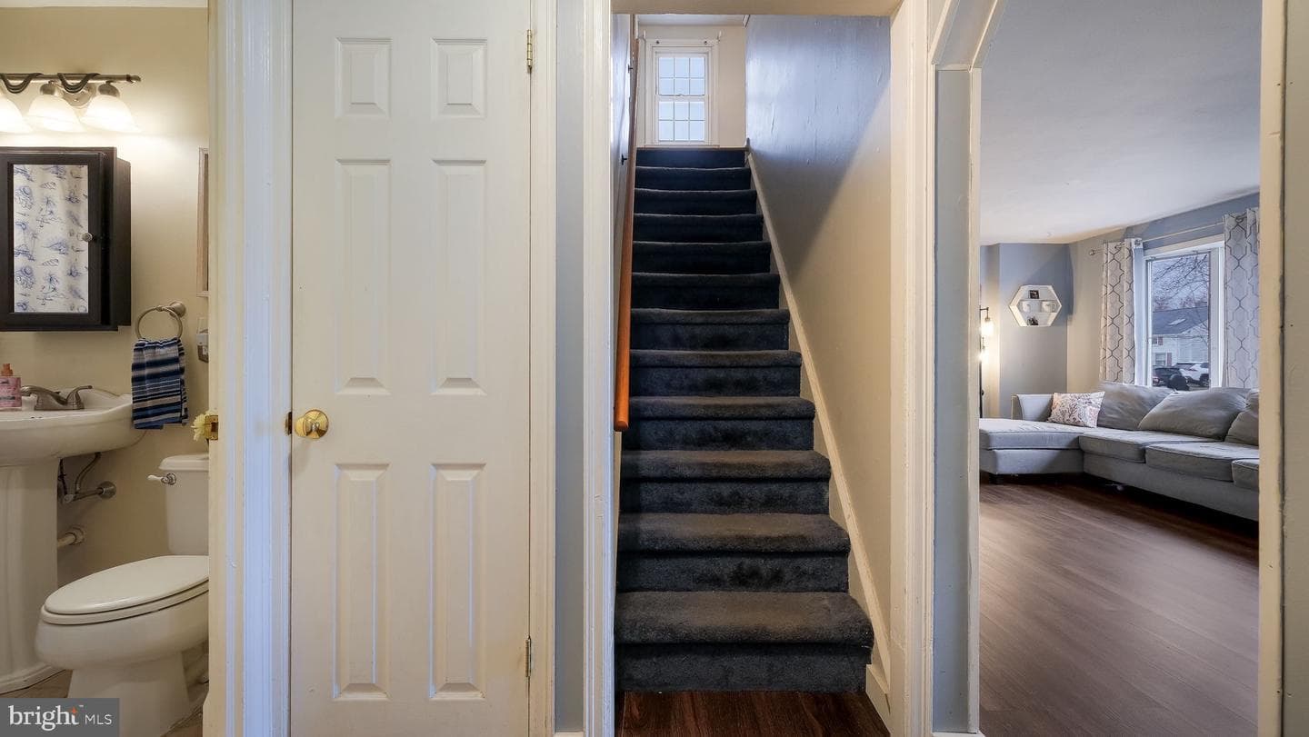 437 Newton Road photo 16