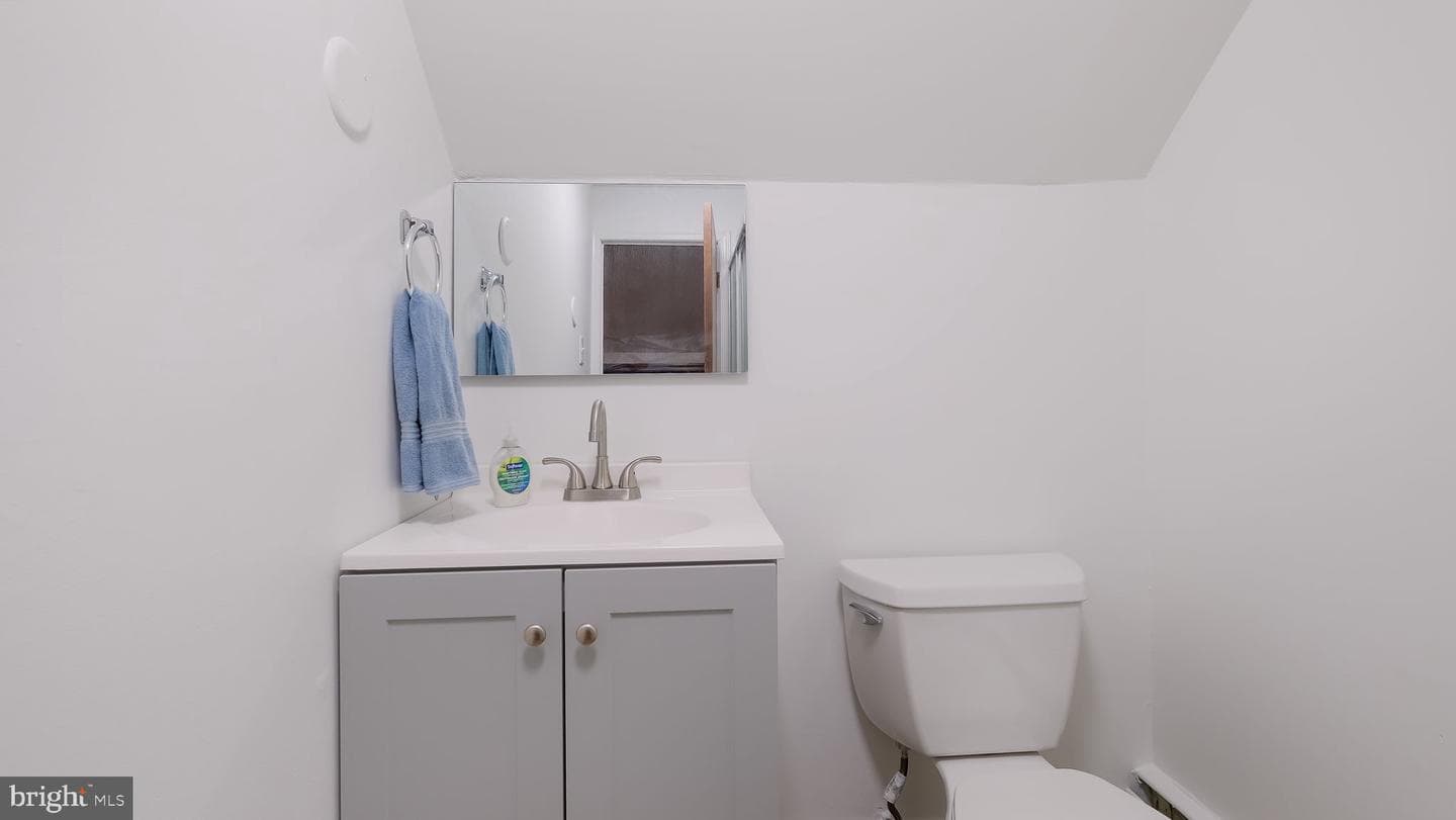 437 Newton Road photo 21