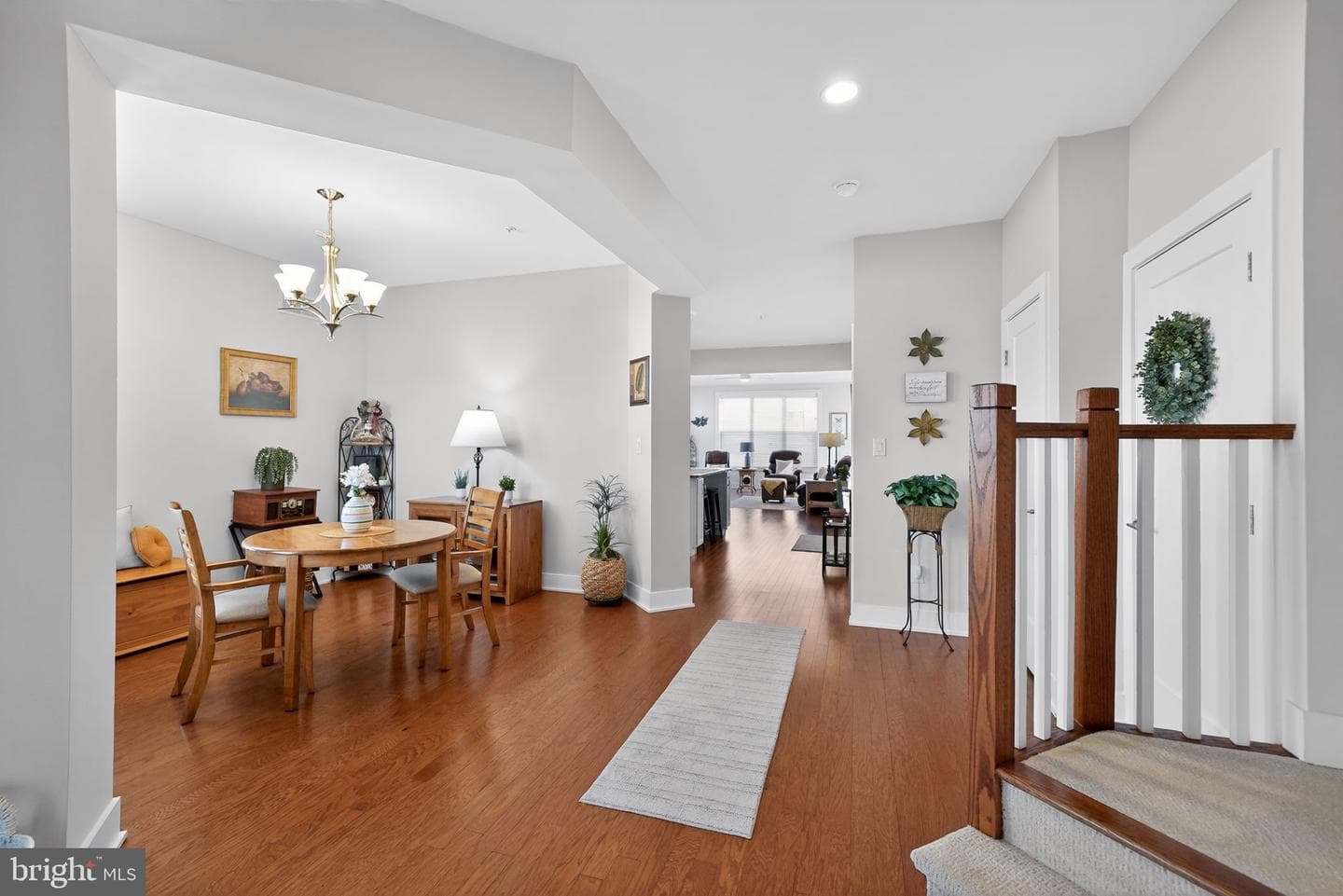 727 Friendship Hill Drive photo 4