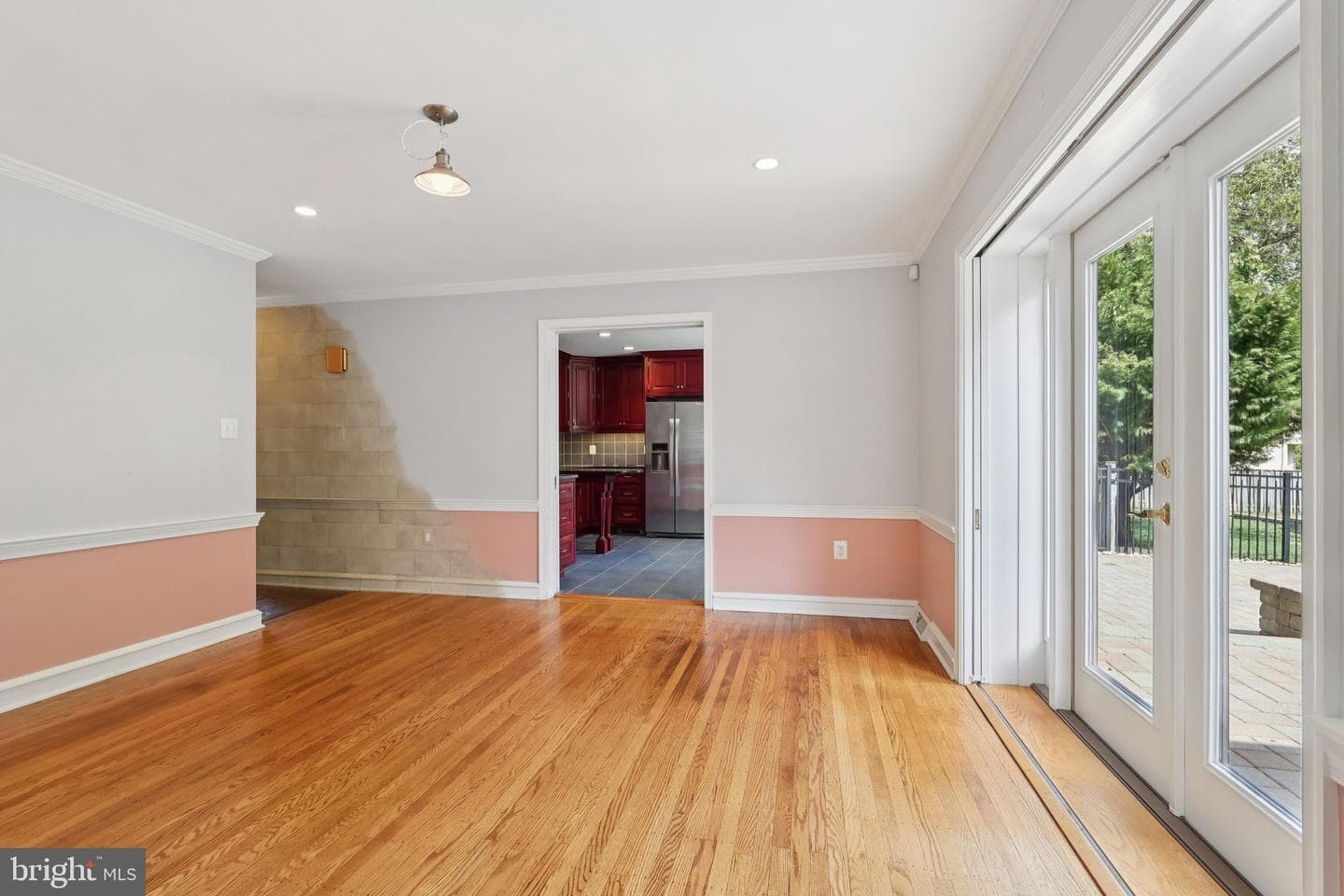 260 Mathers Road photo 16