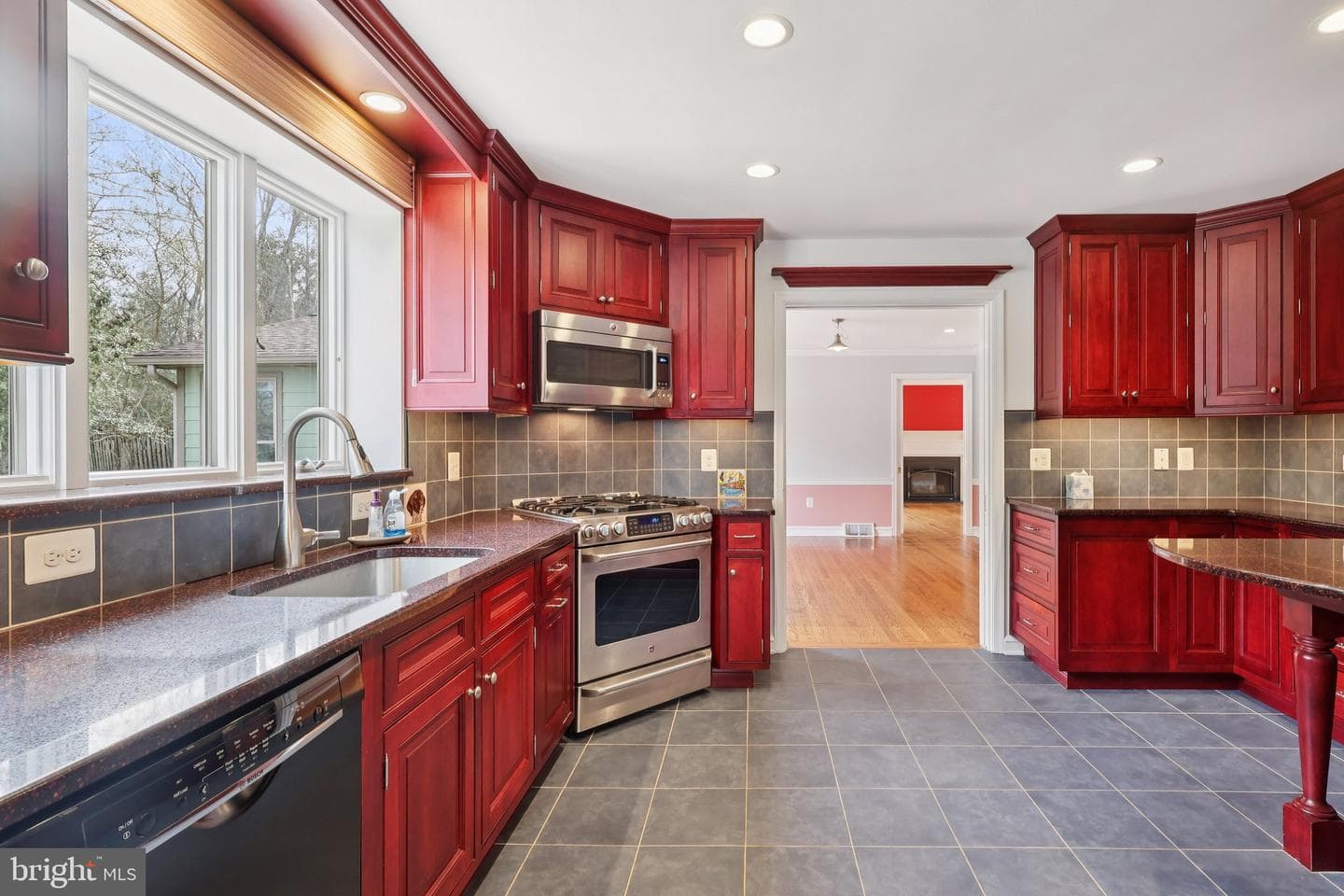 260 Mathers Road photo 22
