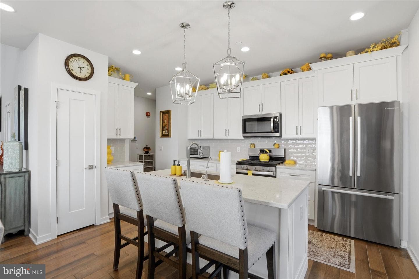 380 Huntington Lane photo 4
