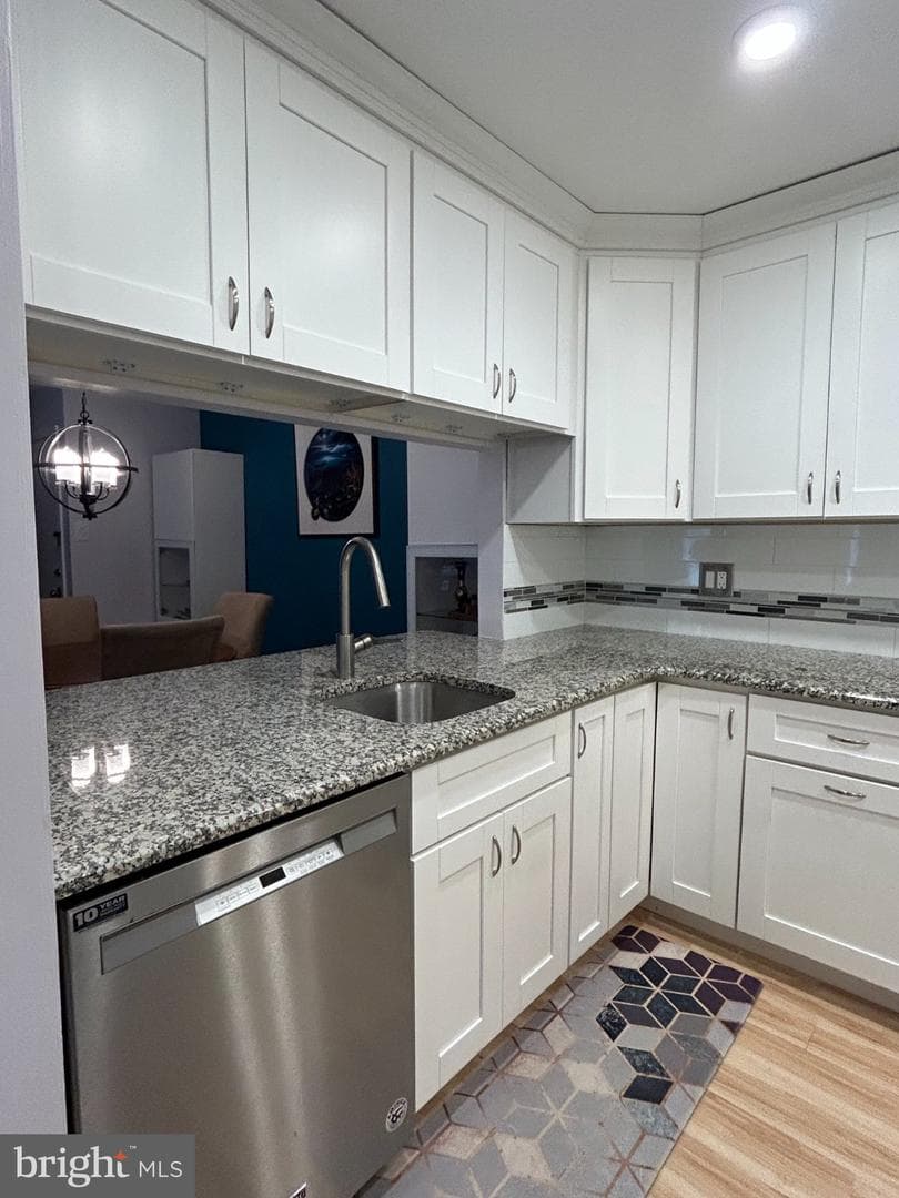 107 Stockton Court photo 8