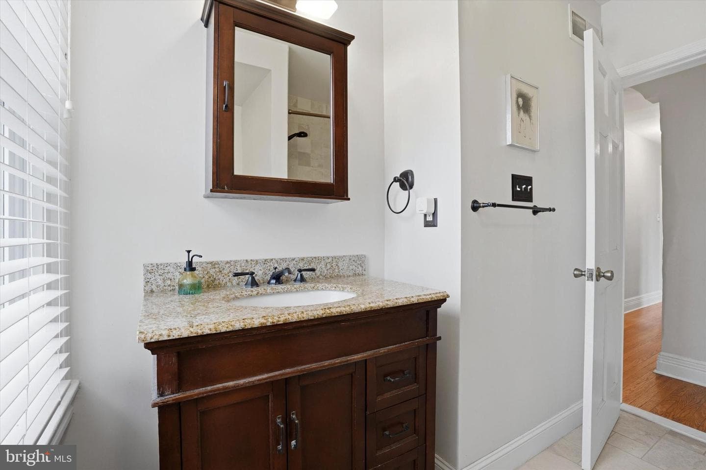 200 Sabine Avenue photo 26